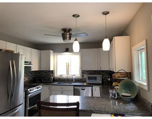 17 Hillside Road Bristol, RI 02809 - Photo 3 of 26 Gallery Image 3