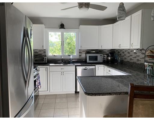 17 Hillside Road Bristol, RI 02809 - Photo 6 of 26 Gallery Image 6