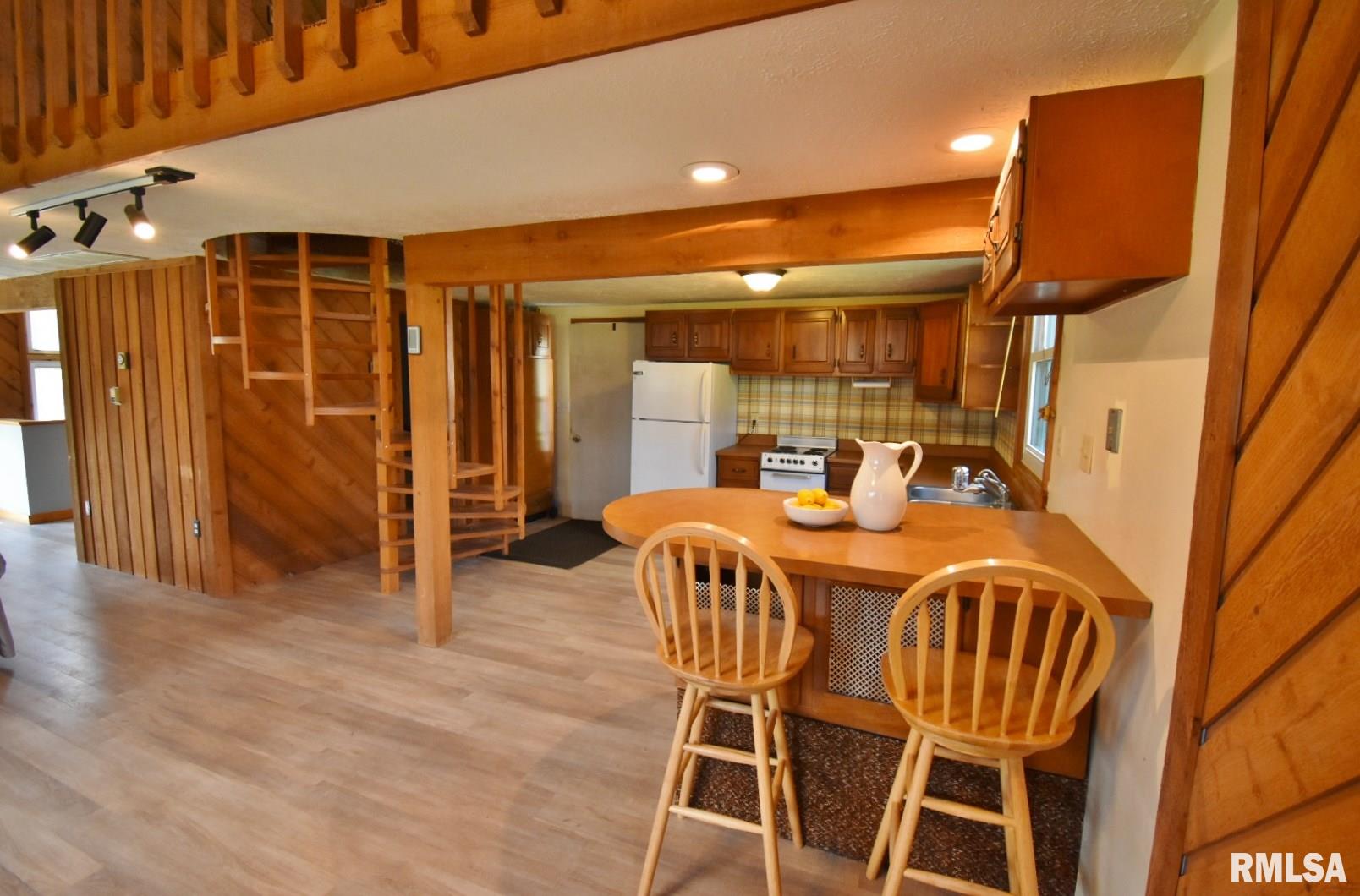 2284 Lakeview Road South Dahinda, IL 61428 - Photo 9 of 33 Gallery Image 9