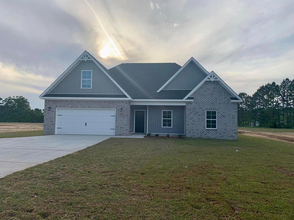 1076 West Cook Road Dothan, AL 36301 - Photo 1 of 1 Main View