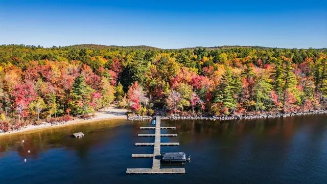 $369,000 | 29 Antler Court, Unit 29, Naples, ME 04055