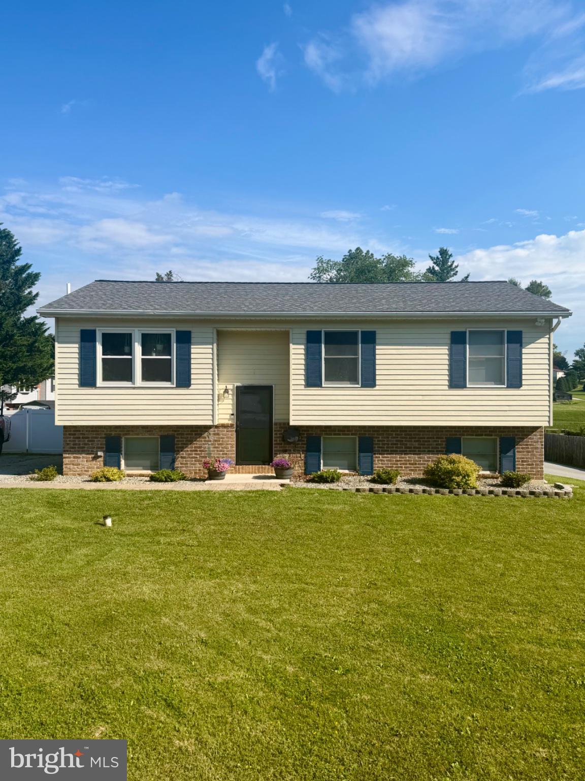 2908 Michelle Road Manchester, MD 21102 - Photo 1 of 1 Welcome HOME!