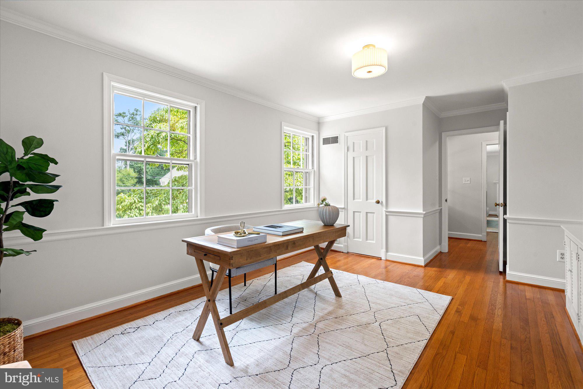 5016 Scarsdale Road Bethesda, MD 20816 - Photo 14 of 37 Den/Family room with powder room