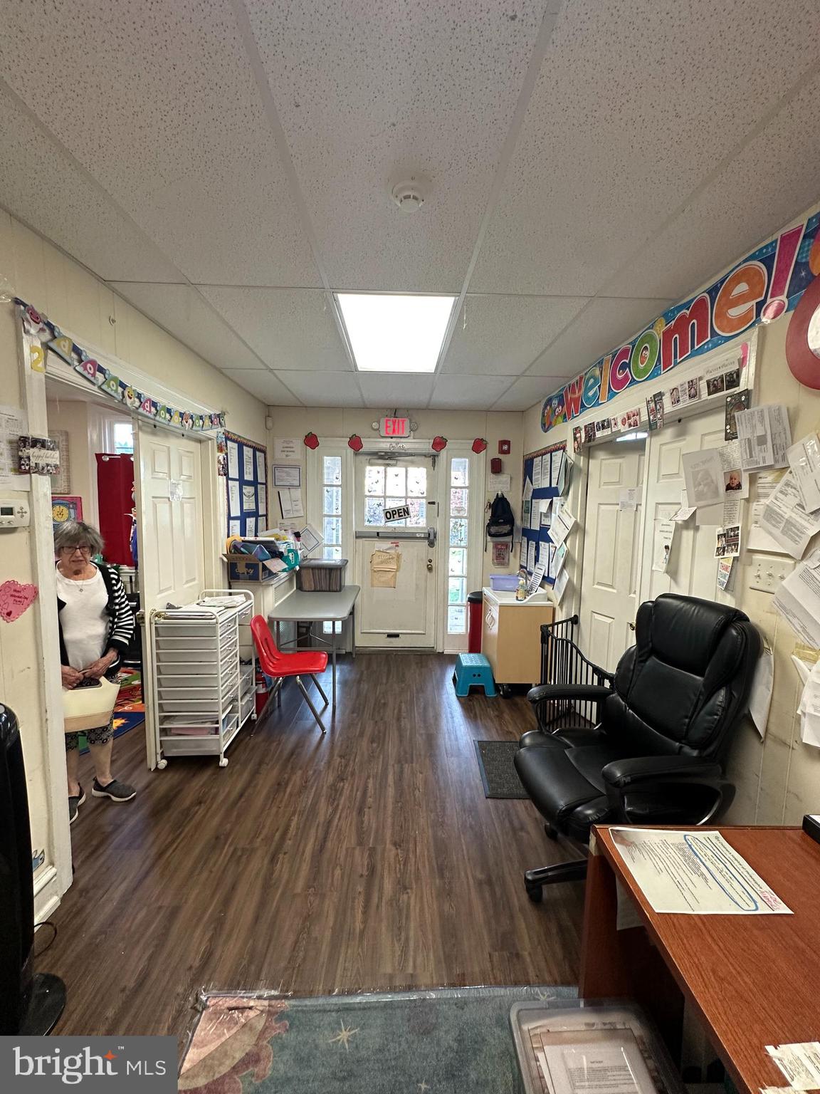 223 East Park Road Havertown, PA 19083 - Photo 24 of 37 a living room with furniture and a wooden floor