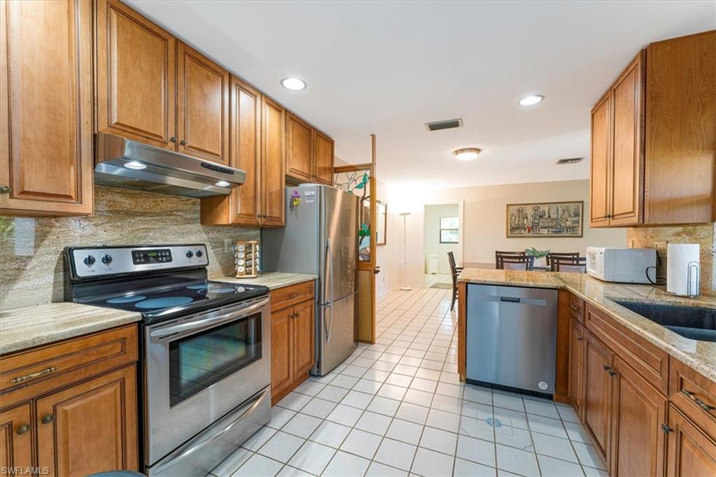 116 Short Court Naples, FL 34112 - Photo 5 of 43 Gallery Image 5