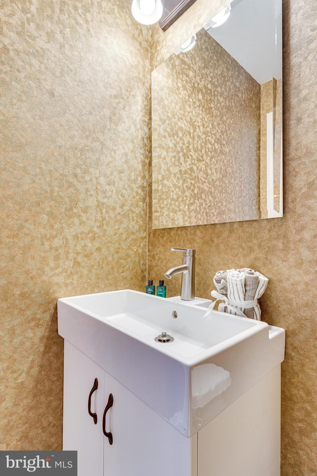 1026 7th Street Northeast Washington, DC 20002 - Photo 26 of 70 Powder room