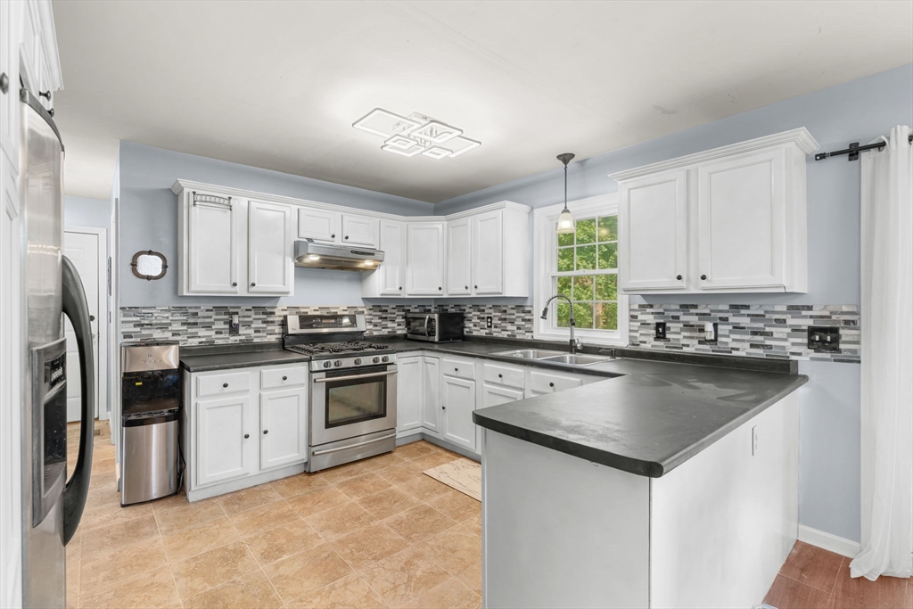 152 Harding Street Fall River, MA 02720 - Photo 15 of 27