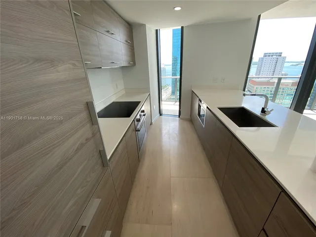 $6,300 | 1300 South Miami Avenue, Unit 2405, Miami, FL 33130