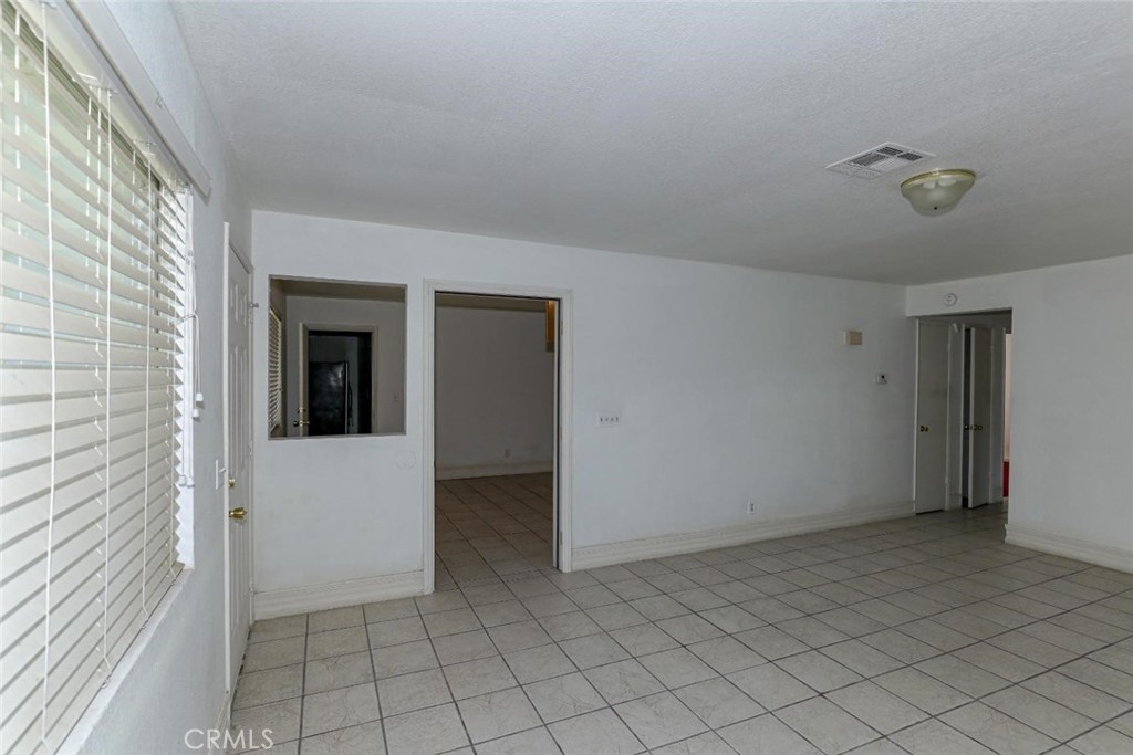 268 East 10th Street Merced, CA 95341 - Photo 5 of 30