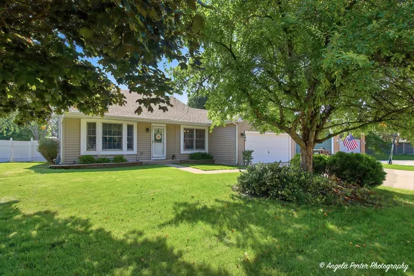 $345,000 | 198 South Driftwood Trail, McHenry, IL 60050