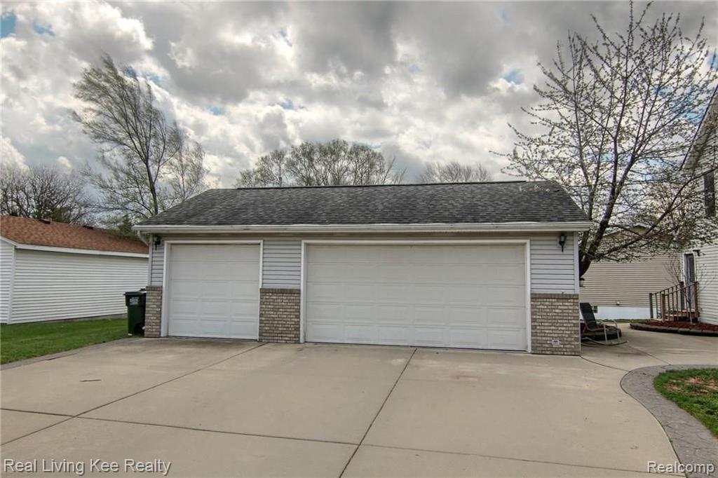 2317 Culbertson Avenue Rochester, MI 48307 - Photo 28 of 32