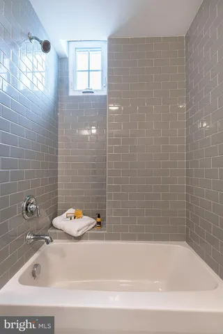 $2,200 | 340 College Avenue, Unit CARRIAGE, Lancaster, PA 17603