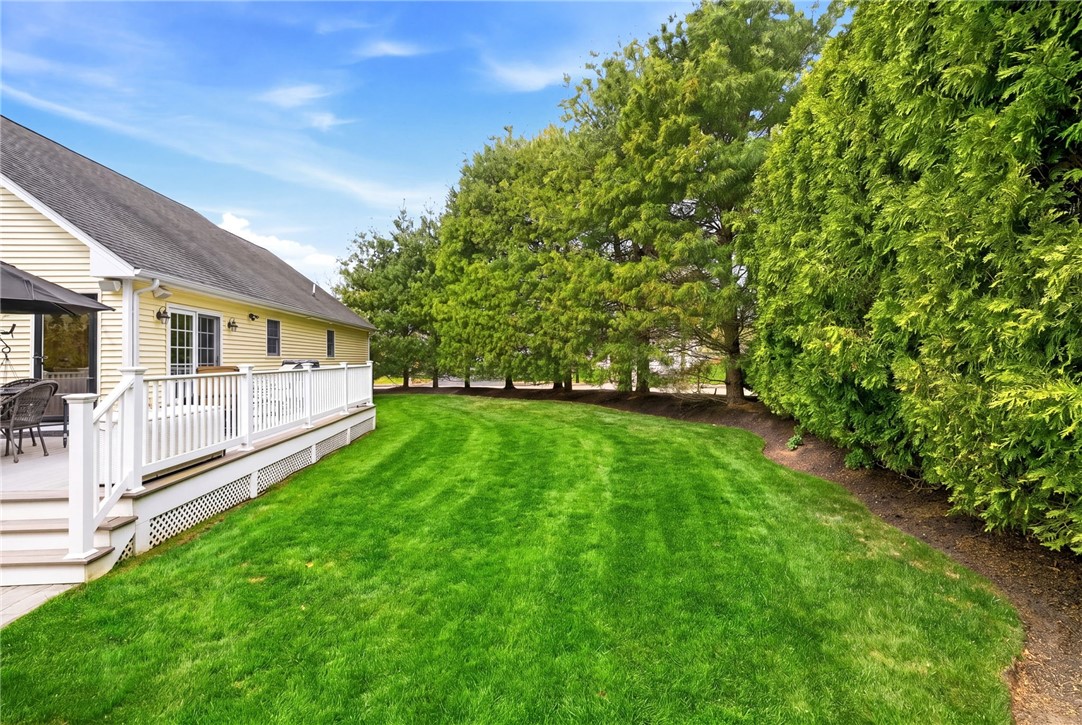 32 Sunny View Court Warwick, RI 02886 - Photo 11 of 44