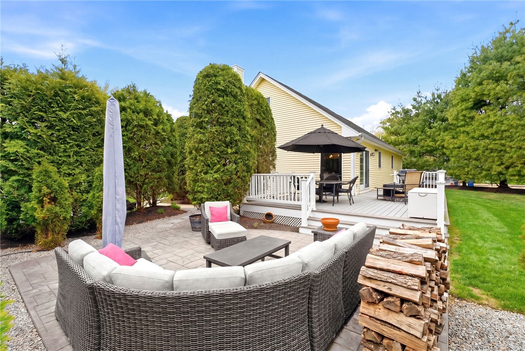 32 Sunny View Court Warwick, RI 02886 - Photo 14 of 44