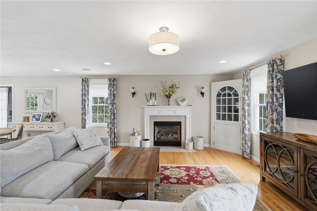 32 Sunny View Court Warwick, RI 02886 - Photo 21 of 44