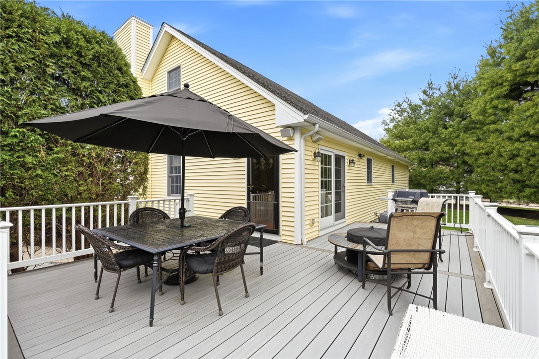 32 Sunny View Court Warwick, RI 02886 - Photo 8 of 44