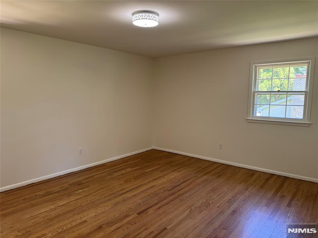 76 Cider Mill Road Hawthorne, NJ 07506 - Photo 11 of 27
