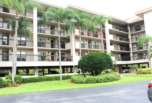$2,100 | 1806 Mariner Drive, Unit 214, Tarpon Springs, FL 34689