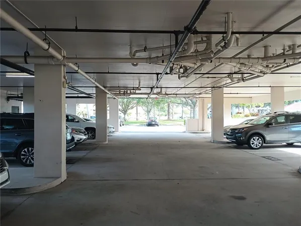 $2,100 | 1806 Mariner Drive, Unit 214, Tarpon Springs, FL 34689