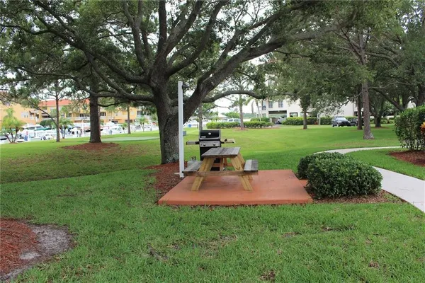 $2,100 | 1806 Mariner Drive, Unit 214, Tarpon Springs, FL 34689