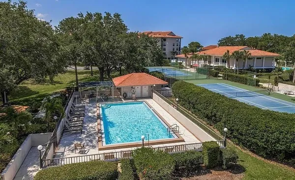 $2,100 | 1806 Mariner Drive, Unit 214, Tarpon Springs, FL 34689