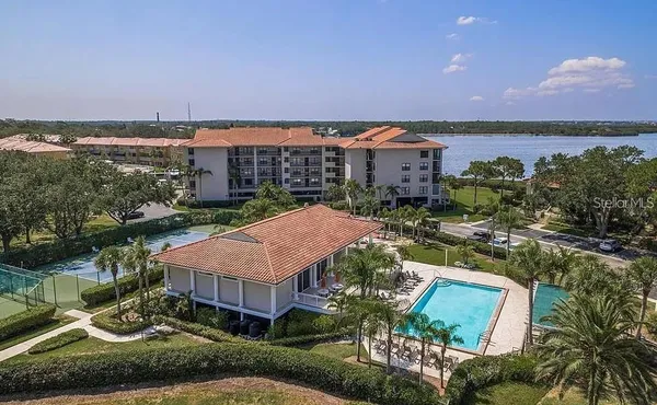 $2,100 | 1806 Mariner Drive, Unit 214, Tarpon Springs, FL 34689