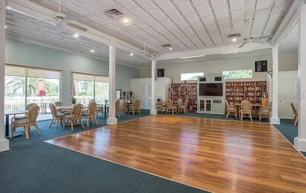 $2,100 | 1806 Mariner Drive, Unit 214, Tarpon Springs, FL 34689