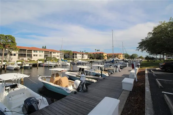 $2,100 | 1806 Mariner Drive, Unit 214, Tarpon Springs, FL 34689