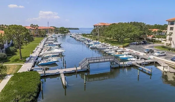 $2,100 | 1806 Mariner Drive, Unit 214, Tarpon Springs, FL 34689