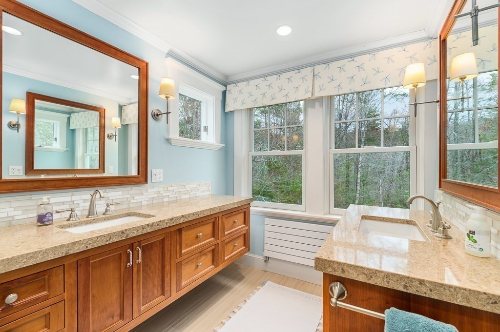 17 Loading Place Road Manchester, MA 01944 - Photo 26 of 40 Gallery Image 26