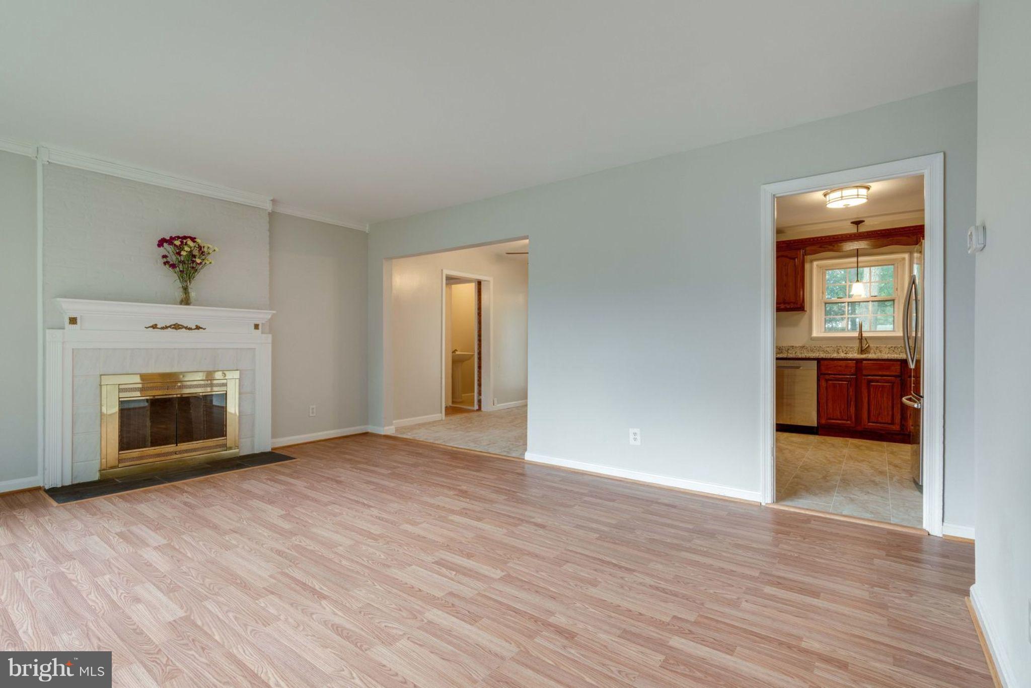 6912 Ben Franklin Road Springfield, VA 22150 - Photo 3 of 30 Living Room