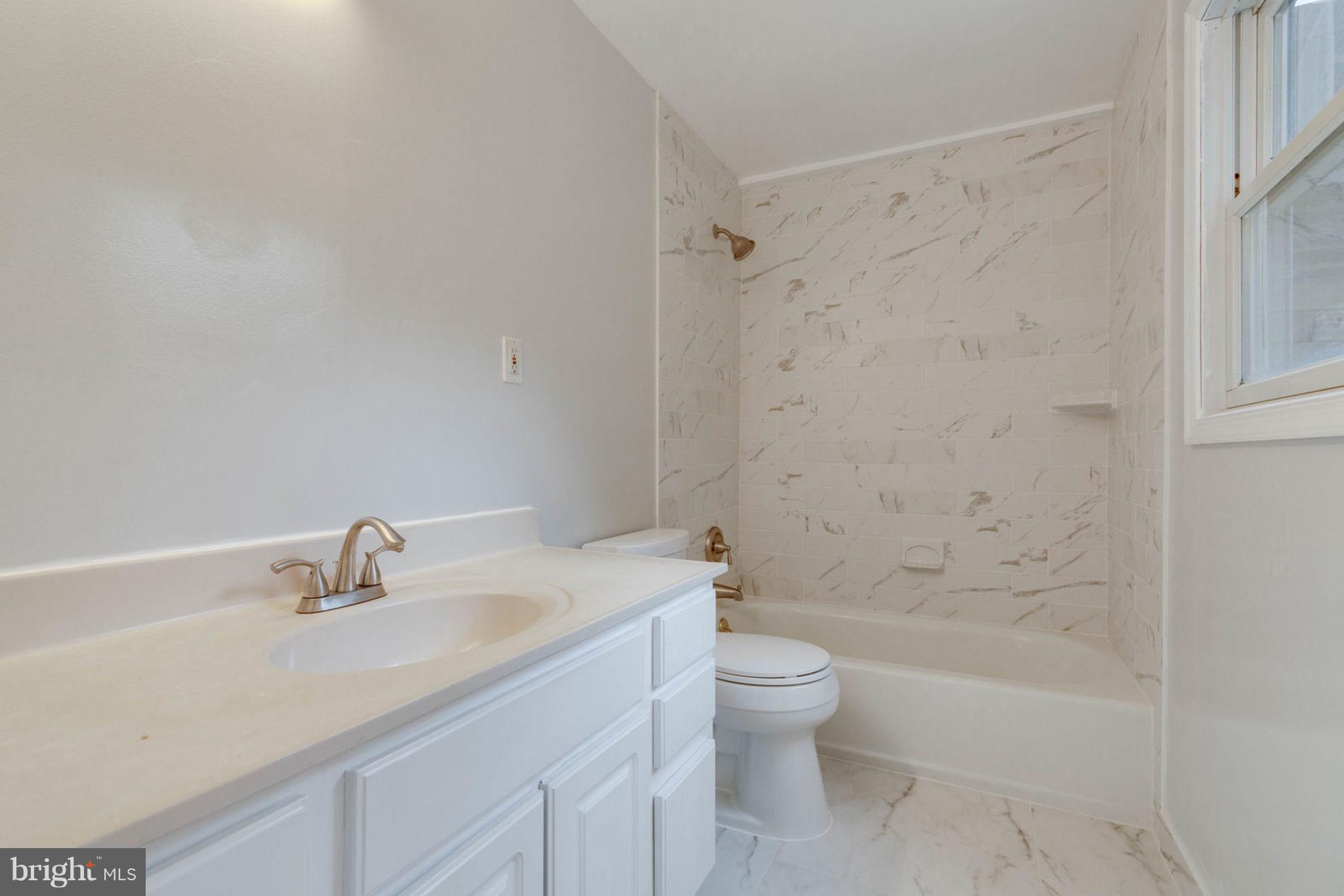 6912 Ben Franklin Road Springfield, VA 22150 - Photo 23 of 30 Bath (Master)