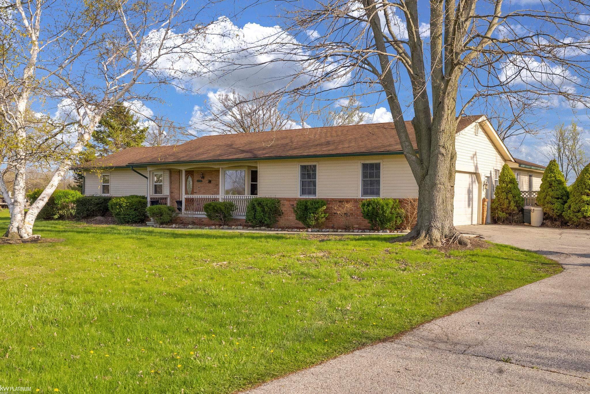 9505 Dolan Road Columbus, MI 48063 - Photo 2 of 34