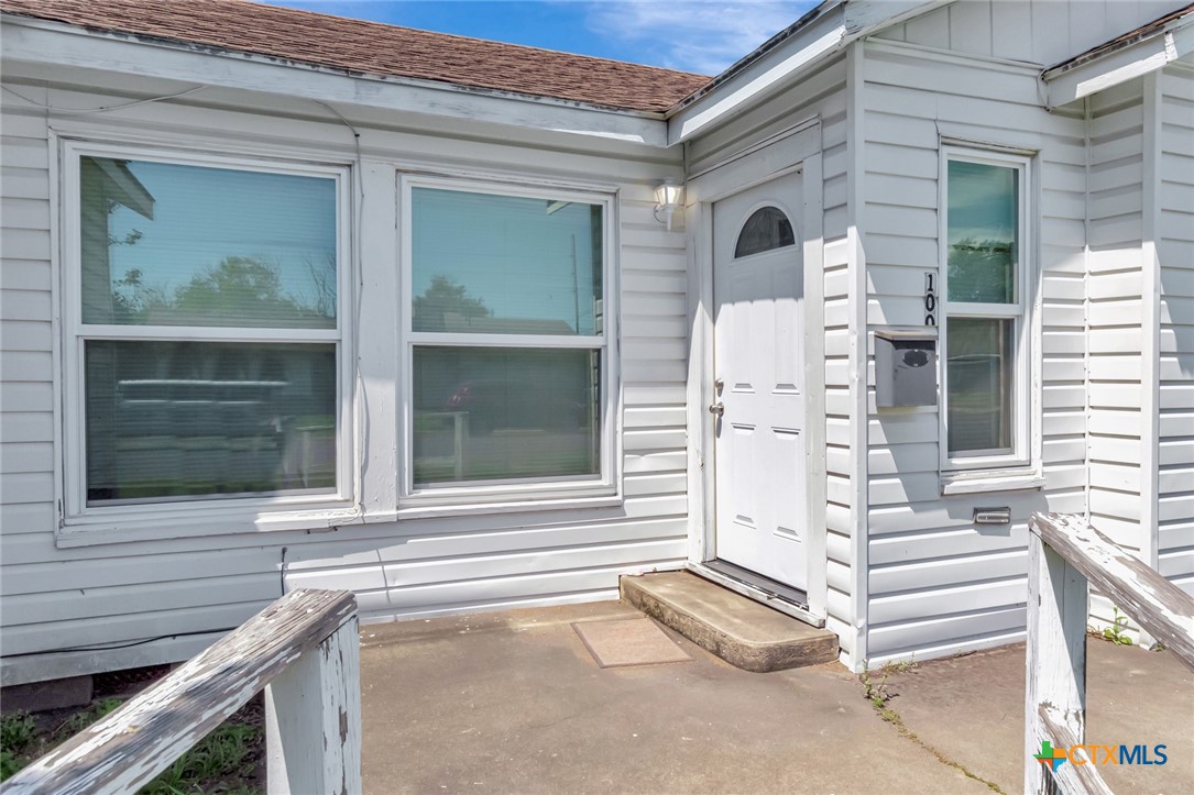 1005 Mac Arthur Street Victoria, TX 77901 - Photo 5 of 38