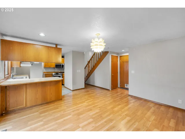 $415,000 | 1212 Southwest Edgefield Avenue, Troutdale, OR 97060