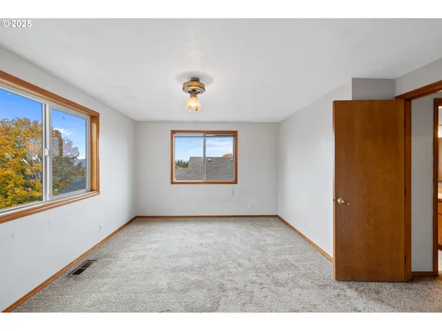 $415,000 | 1212 Southwest Edgefield Avenue, Troutdale, OR 97060