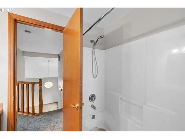 $415,000 | 1212 Southwest Edgefield Avenue, Troutdale, OR 97060