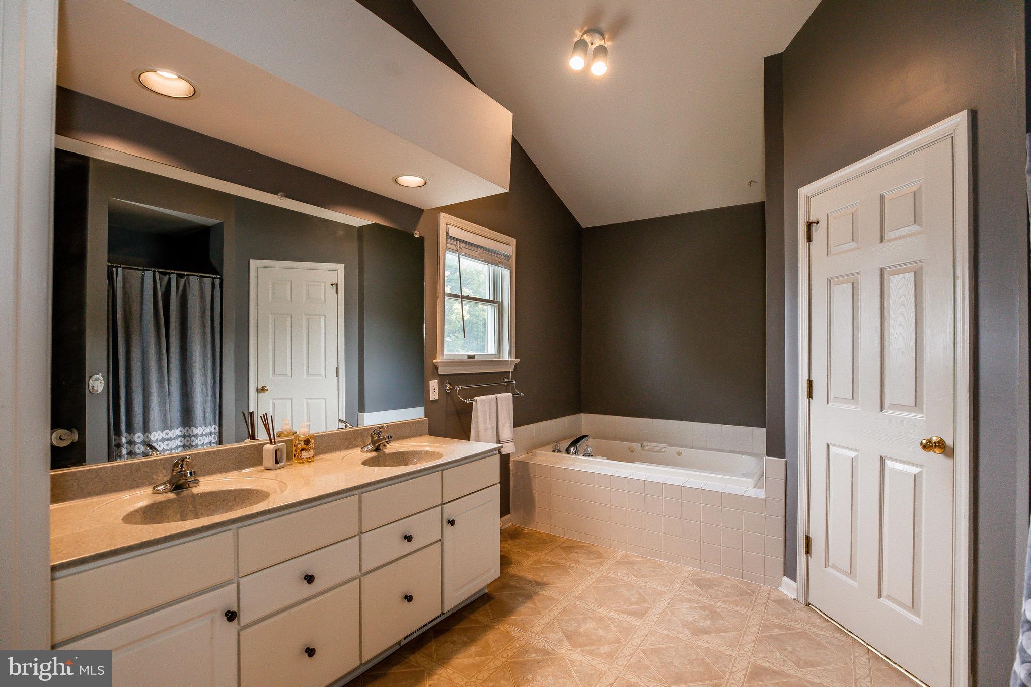 209 East 6th Street Lititz, PA 17543 - Photo 39 of 54