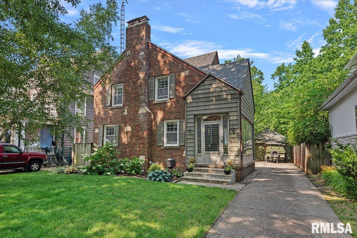 825 South Walnut Street Springfield, IL 62704 - Photo 1 of 34