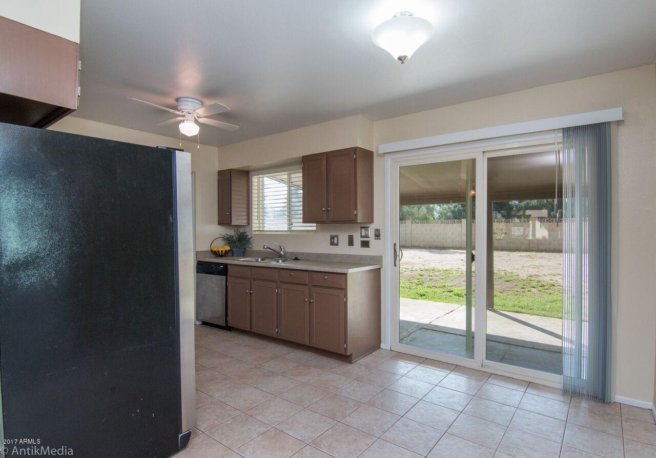 3843 West Wethersfield Road Phoenix, AZ 85029 - Photo 9 of 28 Kitchen 1