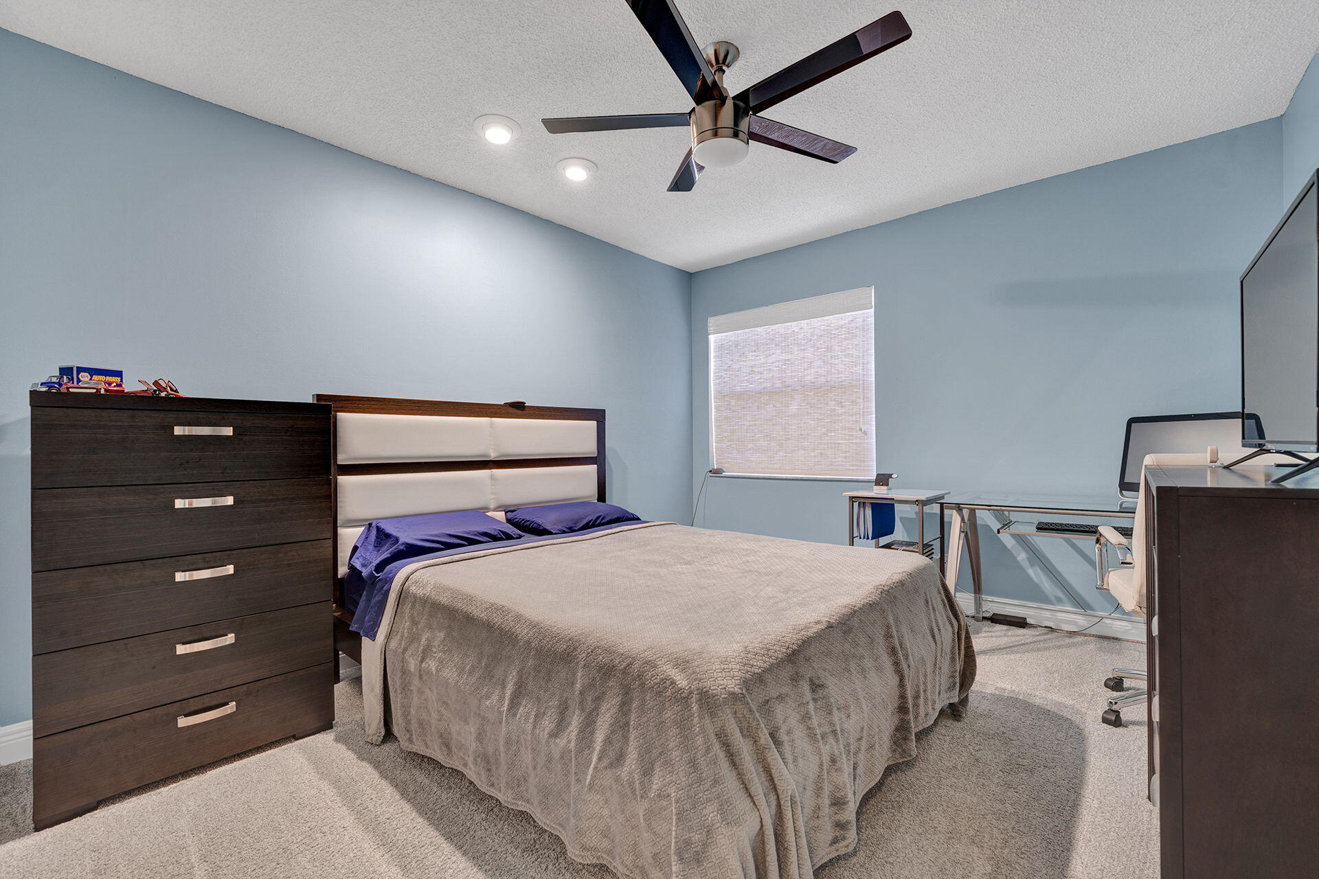 8583 Shawe Way Boca Raton, FL 33433 - Photo 18 of 45 Bedroom 2