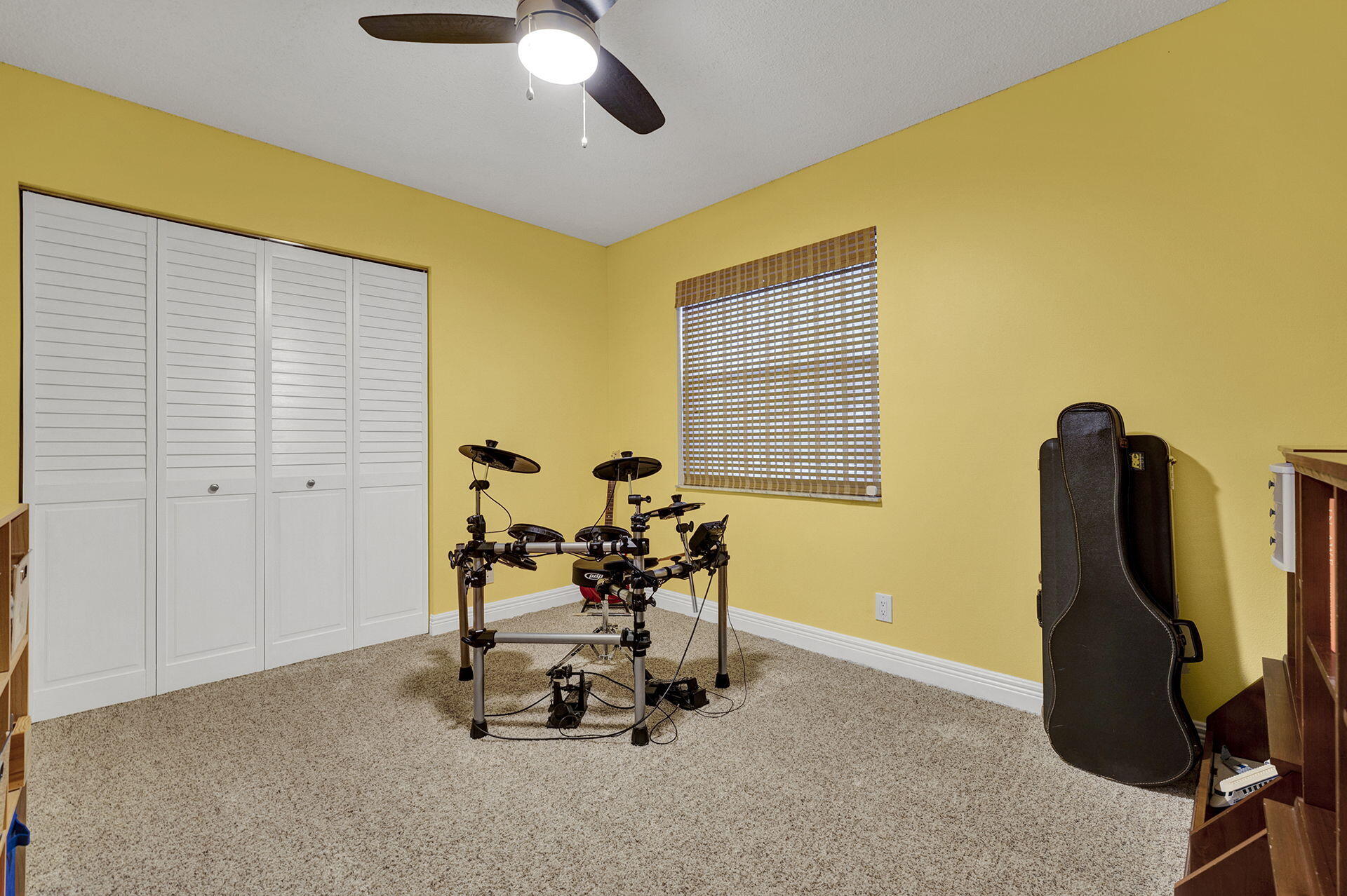 8583 Shawe Way Boca Raton, FL 33433 - Photo 28 of 45 Bedroom 3