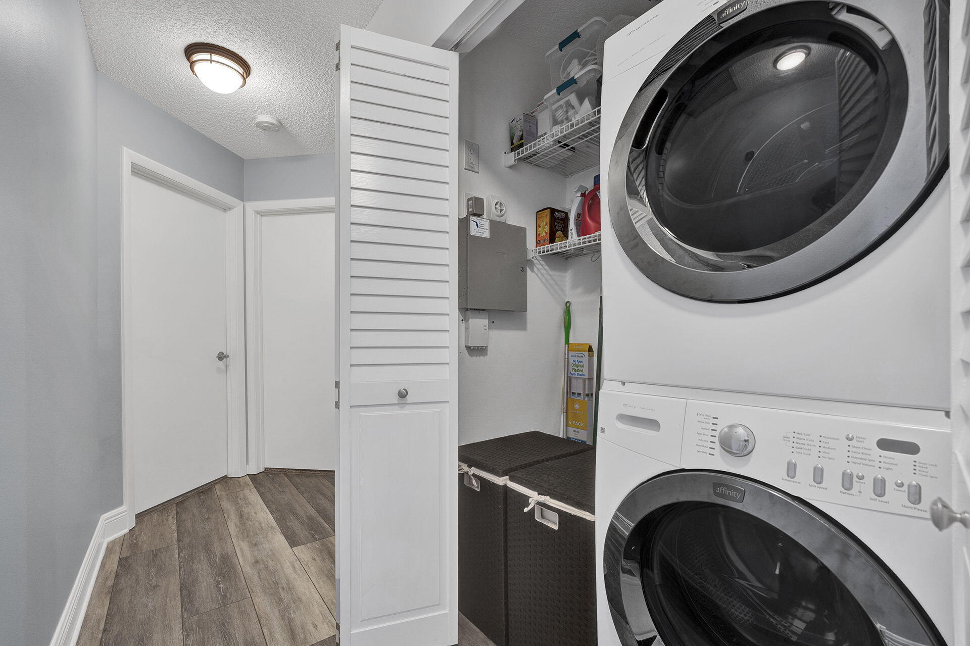 8583 Shawe Way Boca Raton, FL 33433 - Photo 33 of 45 Laundry
