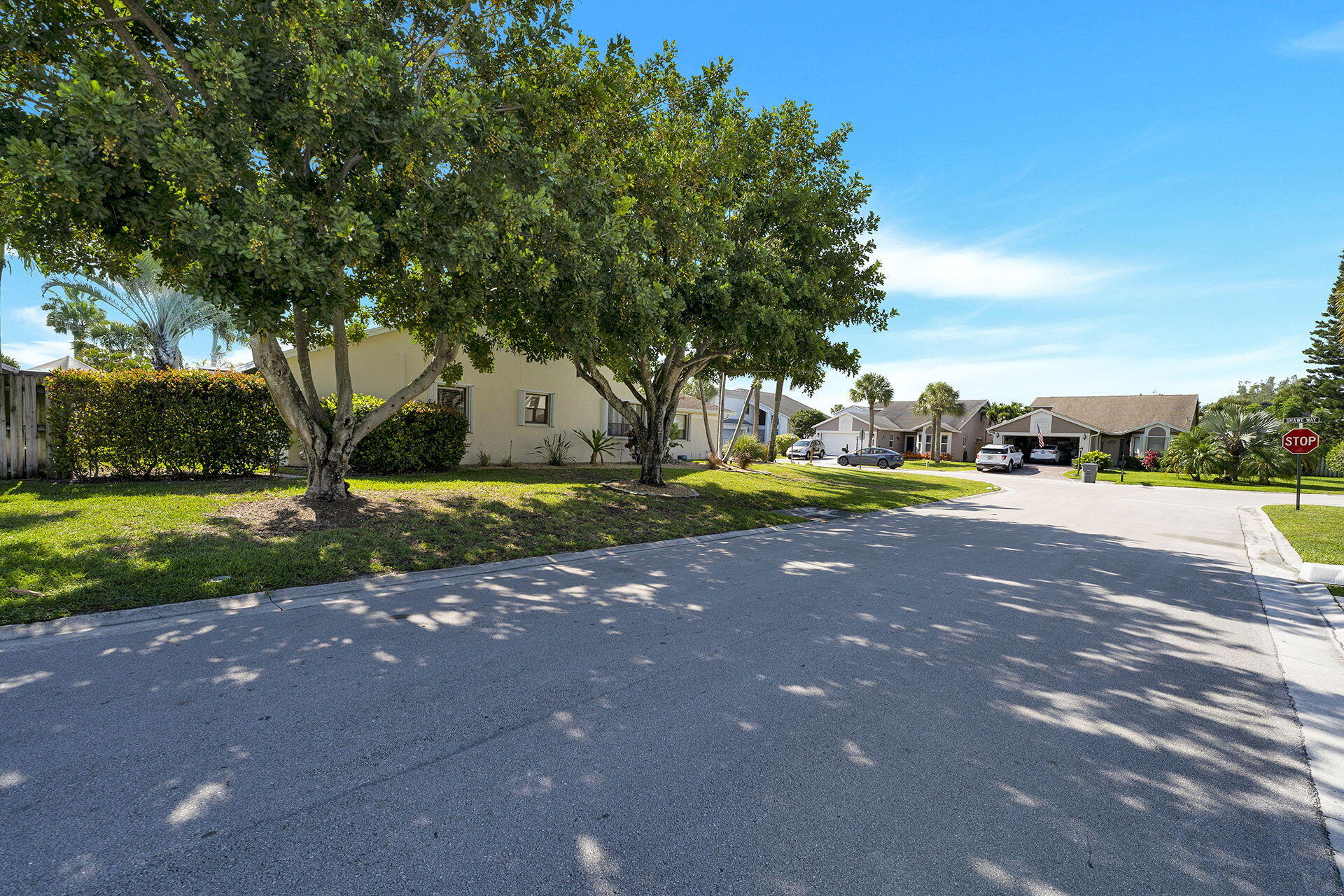 8583 Shawe Way Boca Raton, FL 33433 - Photo 39 of 45 Wide Roads