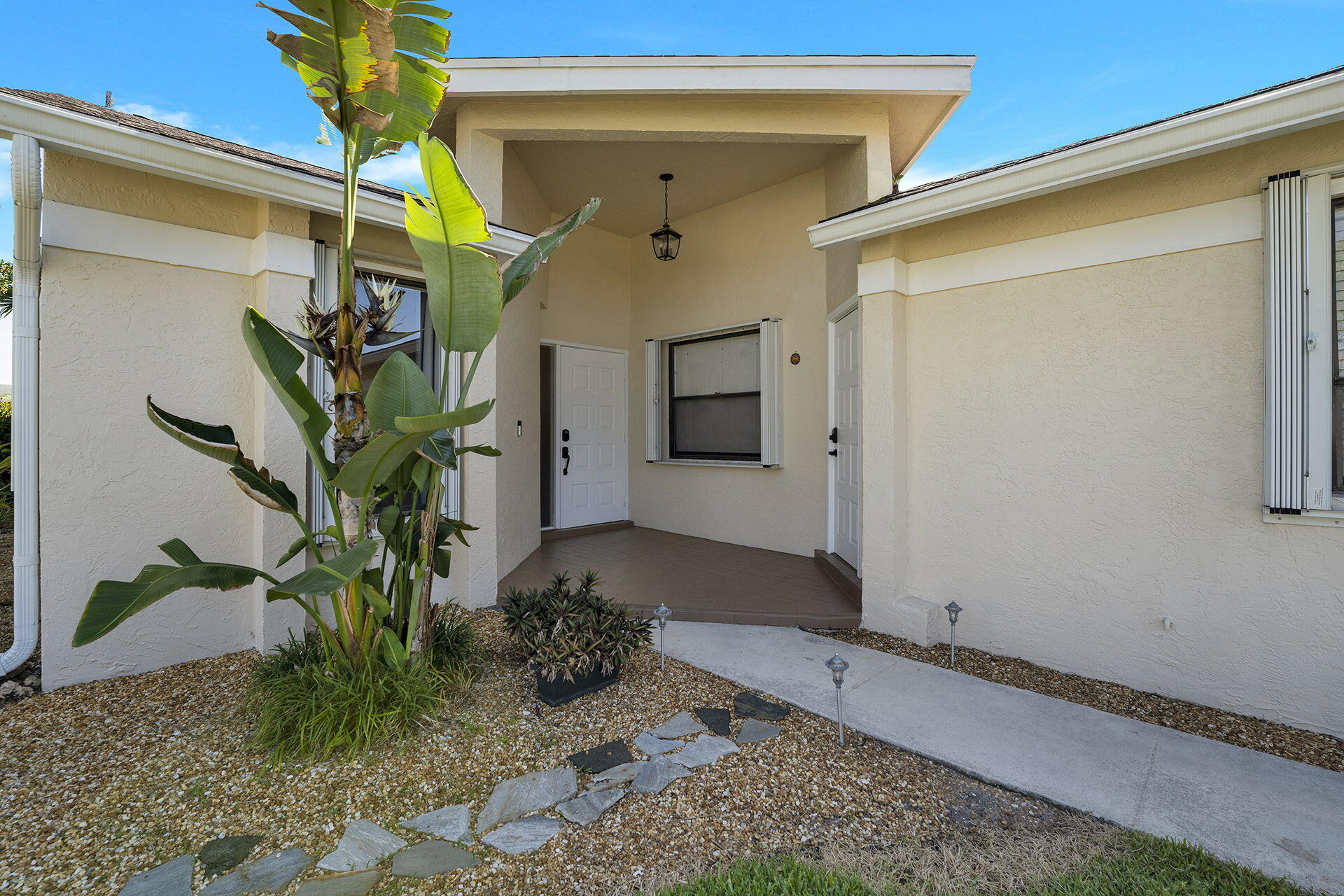 8583 Shawe Way Boca Raton, FL 33433 - Photo 4 of 45 Front Door