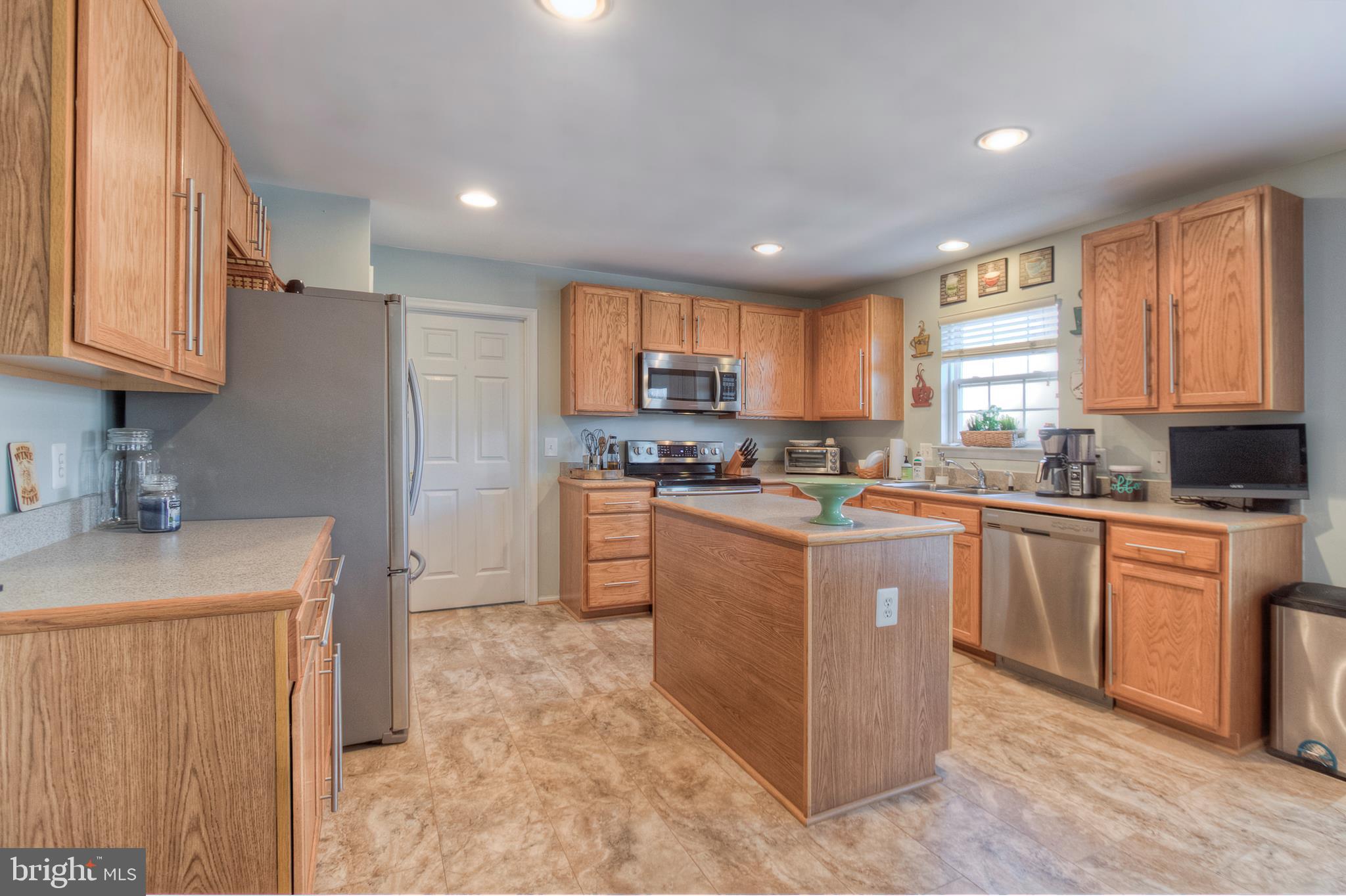 Spacious Kitchen with Island