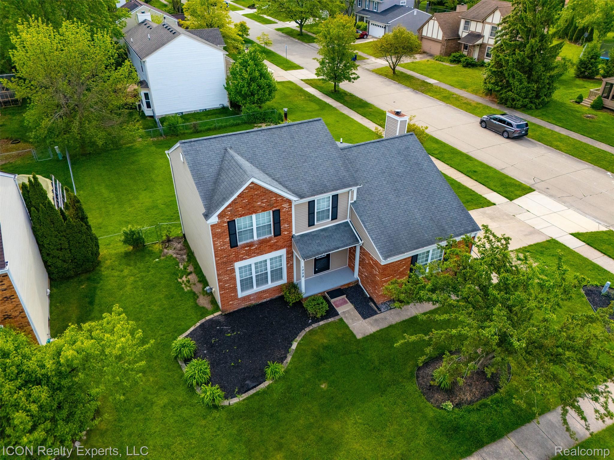 1028 Knightsbridge Road Canton, MI 48187 - Photo 23 of 25 Aerial perspective of suburban area