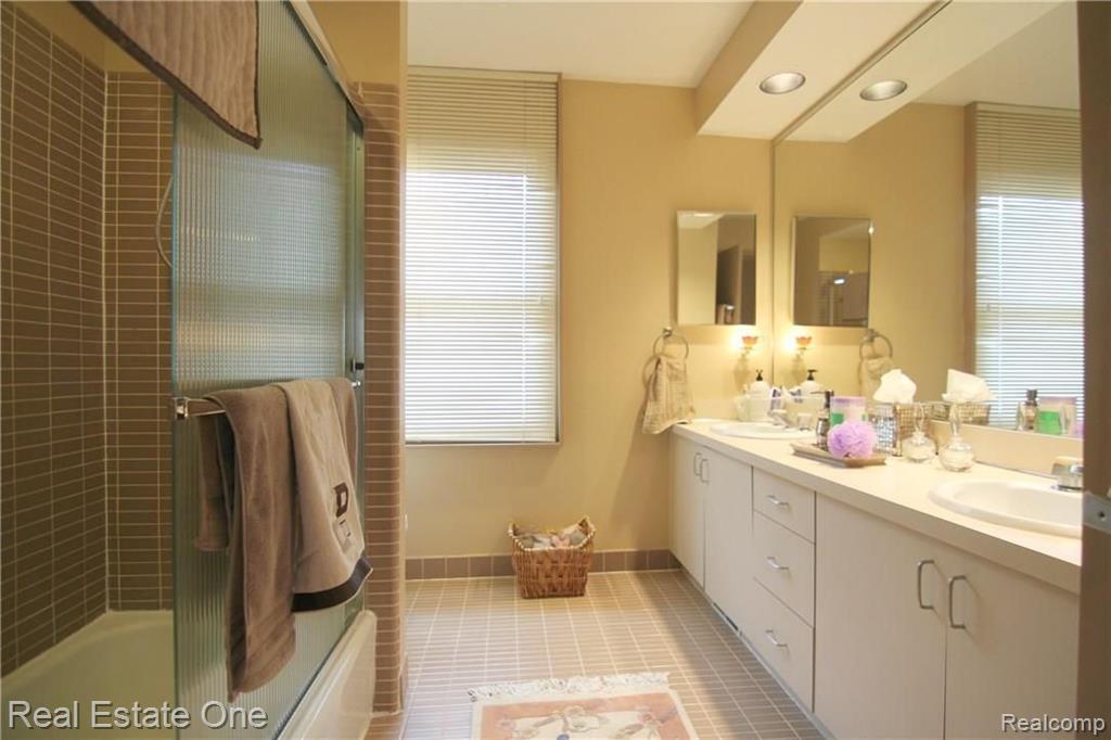 30215 High Valley Road Farmington Hills, MI 48331 - Photo 27 of 30