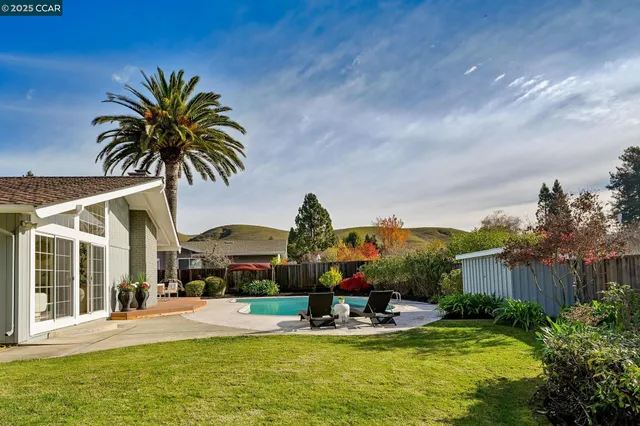 $1,875,000 | 420 Stonefield Place, Moraga, CA 94556