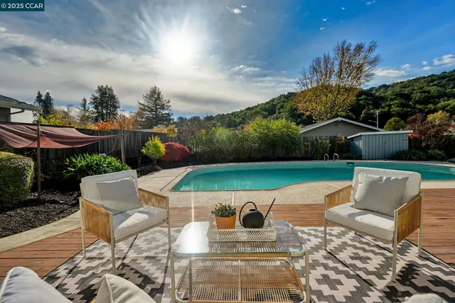 $1,875,000 | 420 Stonefield Place, Moraga, CA 94556